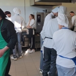 Il lavoro è febbrile nelle cucine
